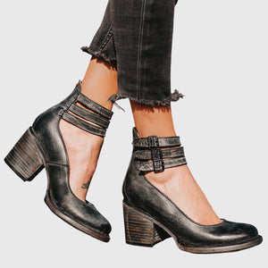 Clarisse block heel pumps in Black